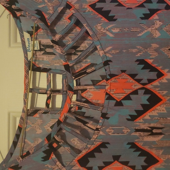 Aztec Design dress - Picture 2 of 4